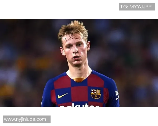 足球明星德容的辉煌历程与场上风采全景展示